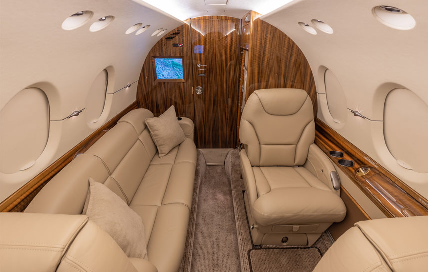 N667WJ Interior